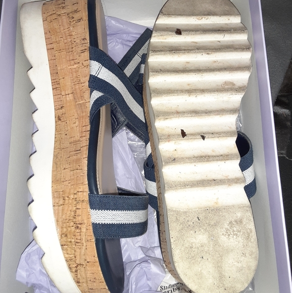 Cute and Comfy! - Picture 3 of 3